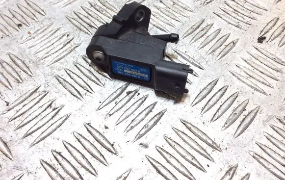 Opel Vivaro Exhaust gas pressure sensor 0281002740 8200292433