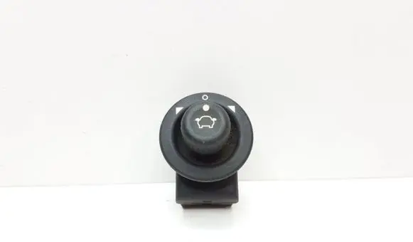 Wing mirror switch