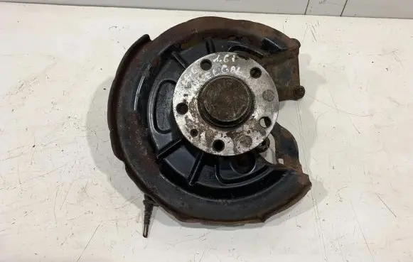 Volkswagen Golf VI Rear wheel hub 1K0615611AB