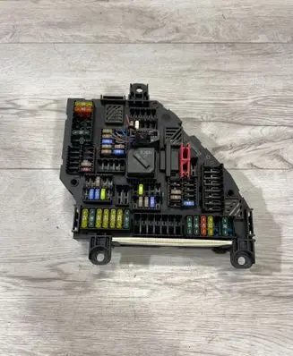 BMW X3 G01 Fuse module 9210860 117033453 00196698