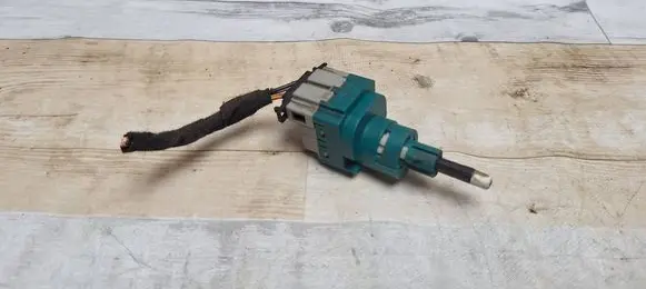 Volkswagen Lupo Brake pedal sensor switch 7L6945511