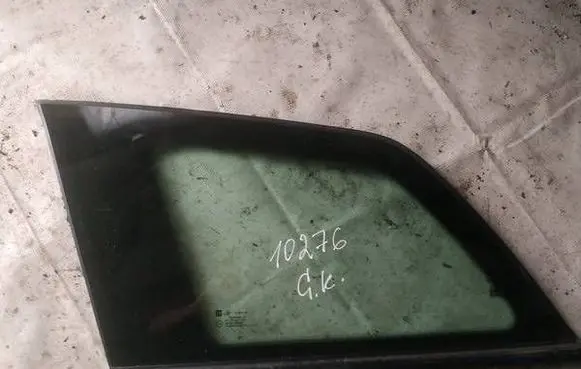 Opel Astra H Rear side window as2
