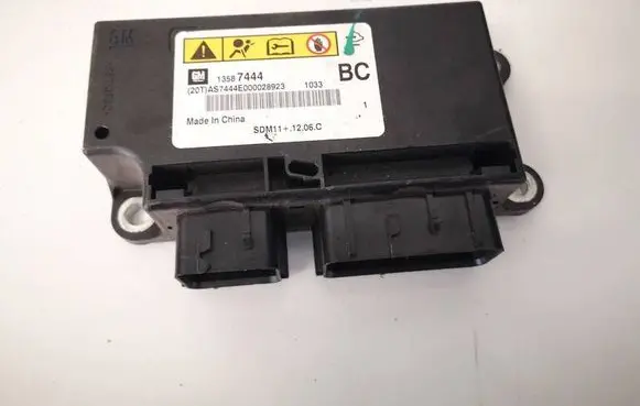Chevrolet Captiva Airbag control unit/module 13587444