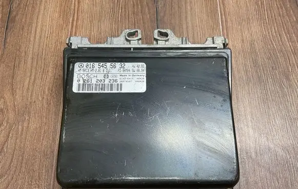 Mercedes-Benz C W202 Engine control unit/module ECU 0165455632 A0165455632 0261203236