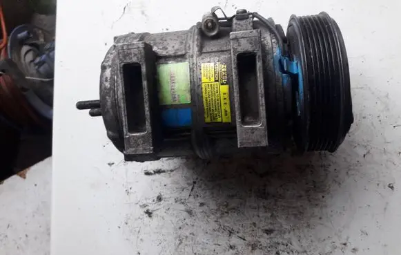Volvo V50 Air conditioning (A/C) compressor (pump) 8708581