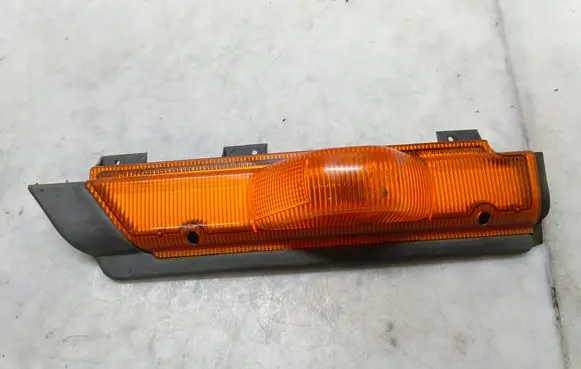 Mitsubishi Canter Front indicator light E9014028