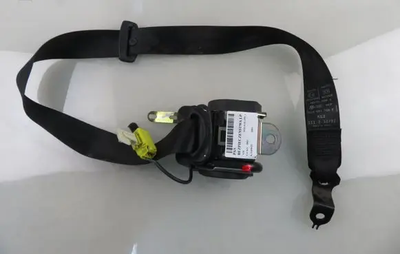 Volkswagen Polo IV 9N3 Front seatbelt 6Q4857706E