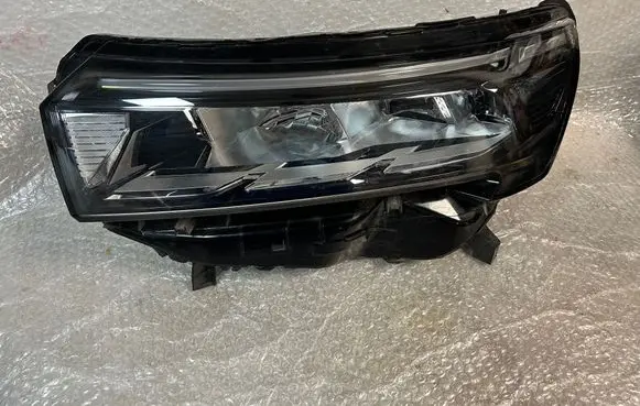 Nissan Townstar Headlight/headlamp 260609142R 0001665 1006E00E