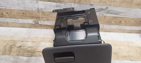 Glove box