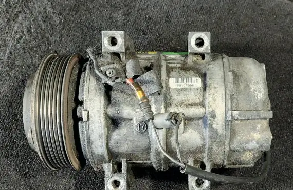 Volvo V70 Air conditioning (A/C) compressor (pump) 9171990 088D592841