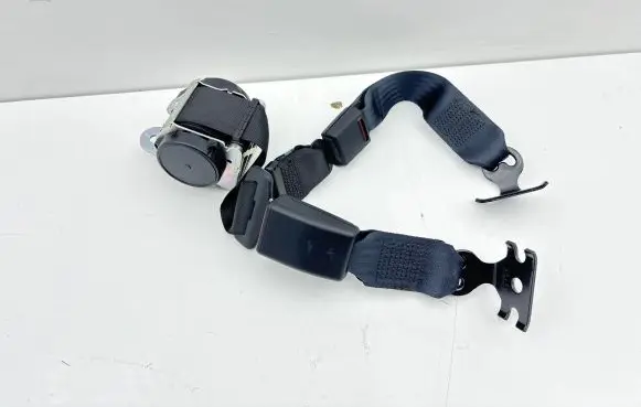 Maserati Ghibli Middle seatbelt (rear) 670017440 627041100 6700174400