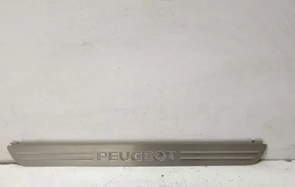 Peugeot 407 Front sill trim cover