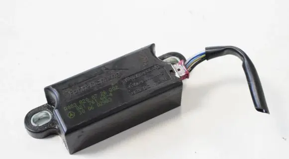 Mercedes-Benz CLS C219 Airbag deployment crash/impact sensor A0038200726
