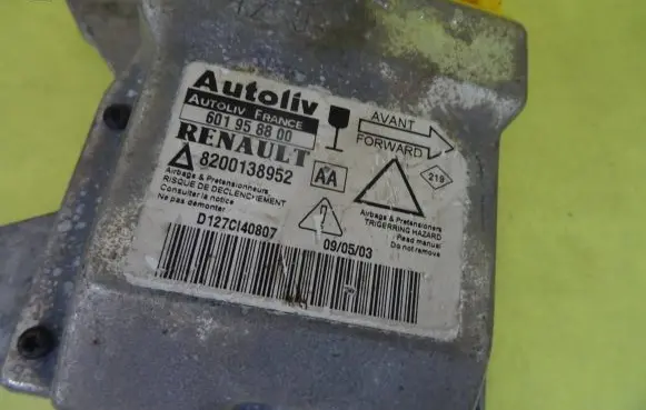 Renault Laguna II Airbag control unit/module 601958800 8200138952