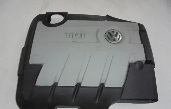 Volkswagen Golf V Engine cover (trim)