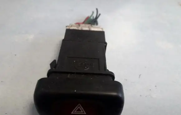 Nissan Primera Hazard light switch