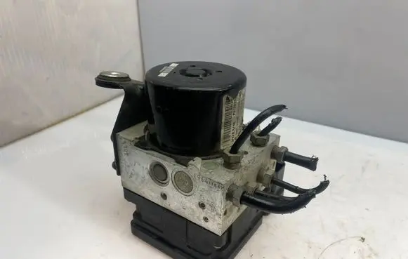 Volvo V70 ABS Pump 31261142