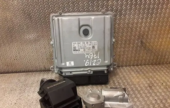 Mercedes-Benz CLS C219 Engine ECU kit and lock set 2034621130 6421509078