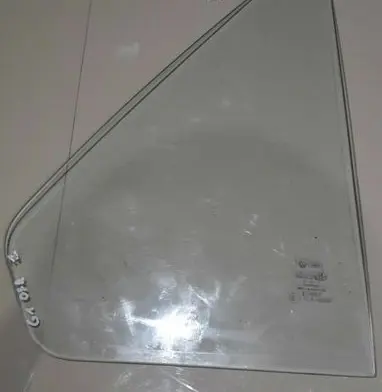Volkswagen Jetta I Rear vent window glass 173845216