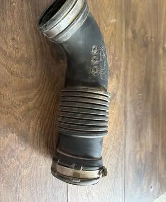 Renault Master III Air intake duct part 165763705R