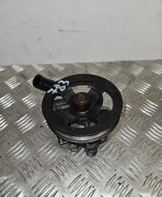 Toyota Avensis T250 Power steering pump