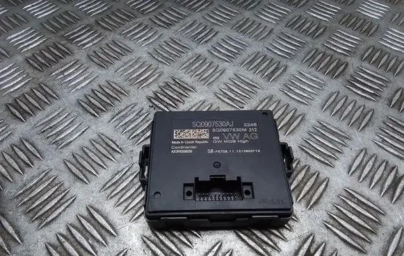 Volkswagen PASSAT B8 Gateway control module 5Q0907530AJ 5Q0907530M