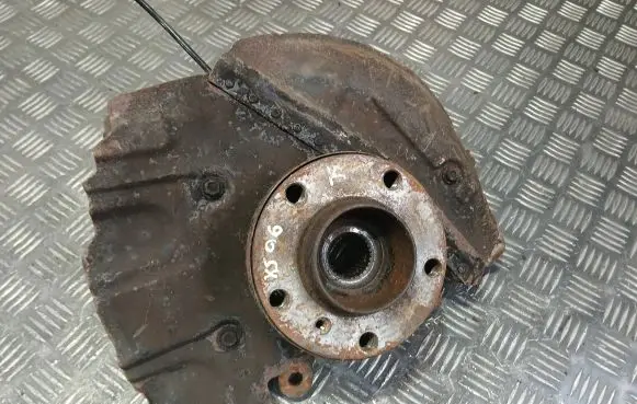 BMW X5 E53 Front wheel hub spindle knuckle