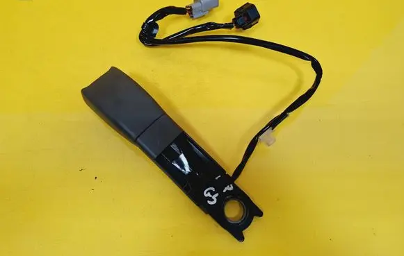 Lexus GS 300 350 430 450H Front seatbelt buckle 7J8380