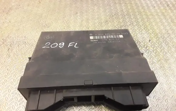 Mercedes-Benz CLK A209 C209 Central body control module 2098205226 A2098205226