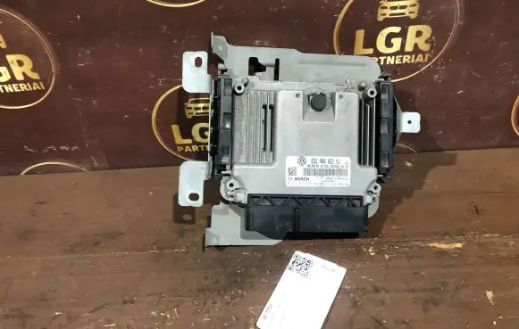 Volkswagen Touran I Engine control unit/module 03G906021MJ