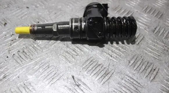 Skoda Octavia Mk2 (1Z) Fuel injector 0414720215