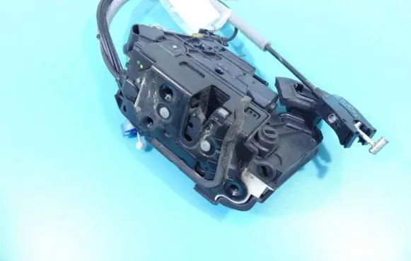 Seat Leon (5F) Rear door lock 5K4839016Q IMPRK1351405