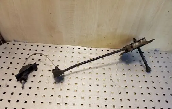Hyundai Santa Fe Spare wheel mounting bracket 