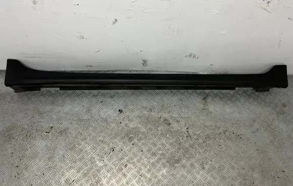 Sill/side skirt trim