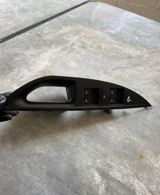 Volkswagen Jetta V Front door window switch trim 1K4959857B