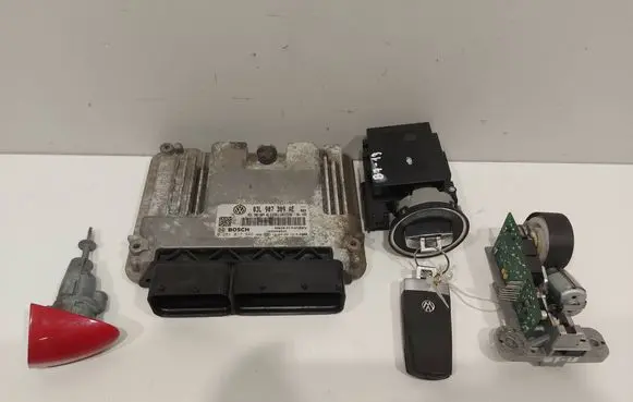 Volkswagen PASSAT B7 Engine ECU kit and lock set 03L907309AE 0281017946 3C0905843AE
