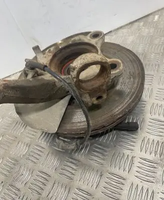 Volkswagen Multivan T4 Front wheel hub