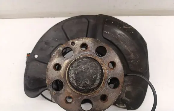 Mercedes-Benz E W212 Front wheel hub A2124201244