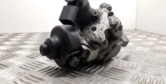 Audi A3 S3 8V Fuel injection high pressure pump 04L130755D