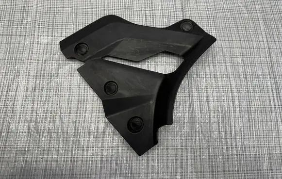 Maserati GranTurismo Centre console side trim front 670227538