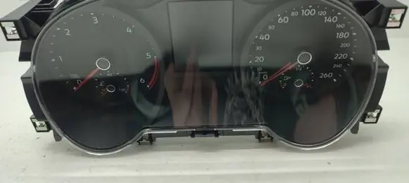 Volkswagen Tiguan Speedometer (instrument cluster) 5NA920751E