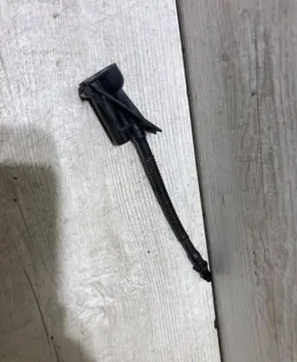Ford Focus Windshield washer spray nozzle 