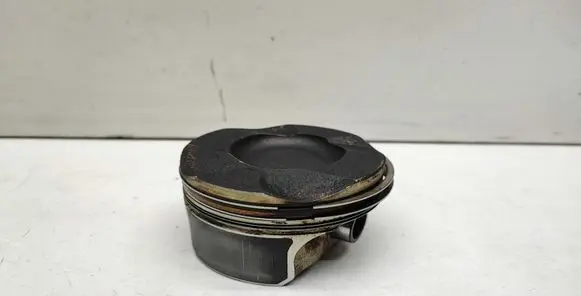 BMW 1 E82 E88 Piston 