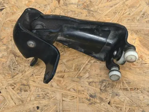 Mercedes-Benz Vito Viano W639 Sliding door middle roller runner A6397602547