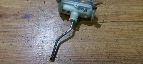 Volkswagen PASSAT B4 Central locking vacuum pump 3a9862159a