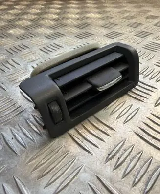 Volvo XC90 Air vent grill in roof 31497123 09042019 0947600406