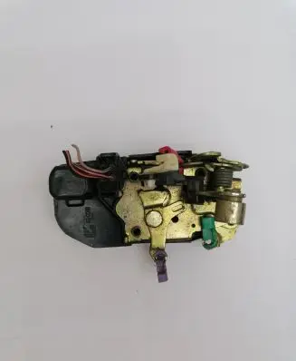 Chrysler PT Cruiser Front door lock