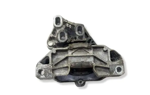 Mercedes-Benz B W247 Engine mount bracket 26008