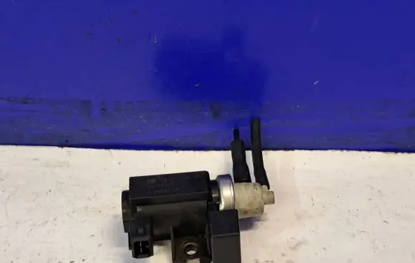Saab 9-5 Engine mount vacuum valve 55354529 55563532