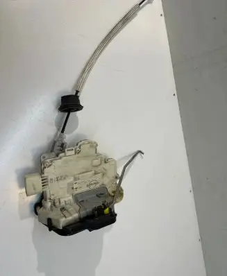 Audi A6 S6 C6 4F Front door lock 4F1837015